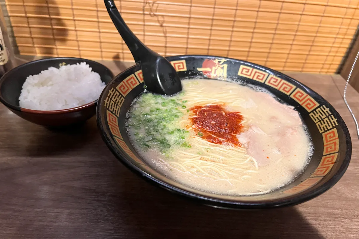 一蘭のラーメンとご飯